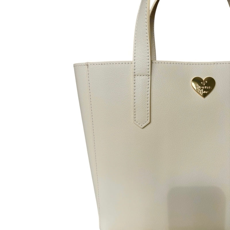 Lady Fifth Avenue - New York Collection