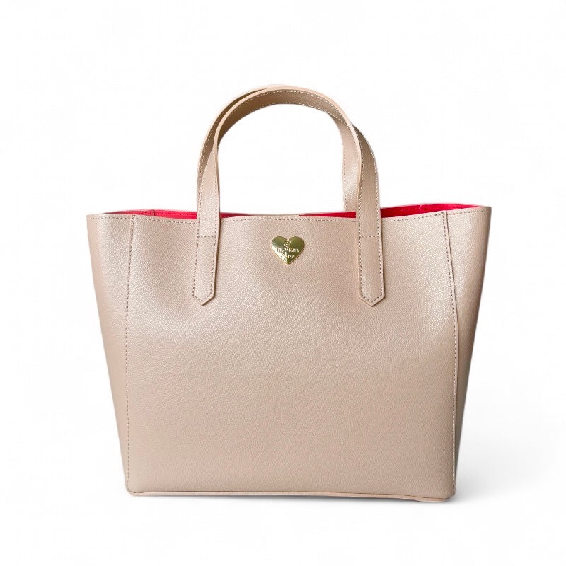 Lady Fifth Avenue - New York Collection