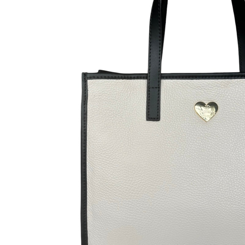 Lady Upper East Side - New York Collection